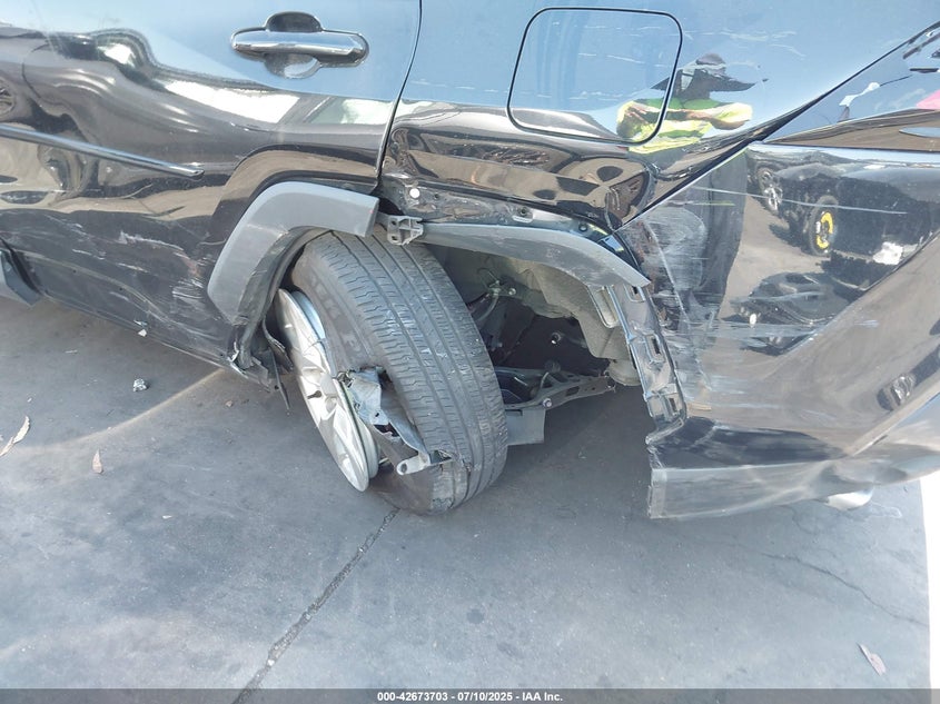 2021 TOYOTA RAV4 XLE - 2T3W1RFV5MC152552