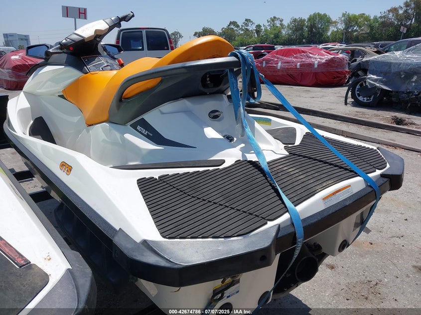 2016 Bombardier Other white null null YDV33623C616 photo #4