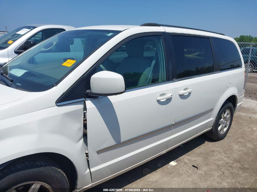 2010 Chrysler Town & Country Touring VIN: 2A4RR5D10AR369553 Lot: 42675899