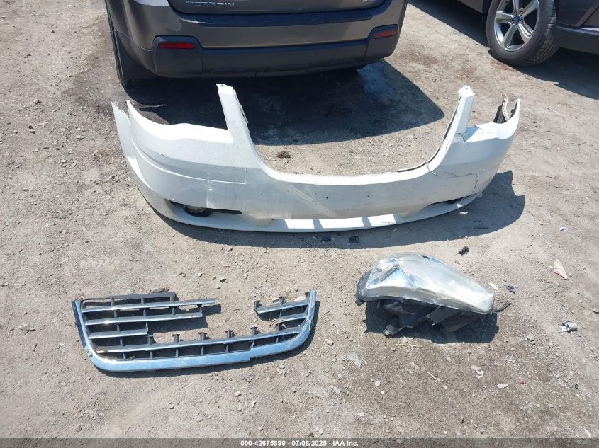 2010 Chrysler Town & Country Touring VIN: 2A4RR5D10AR369553 Lot: 42675899