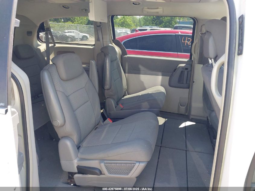 2010 Chrysler Town & Country Touring VIN: 2A4RR5D10AR369553 Lot: 42675899