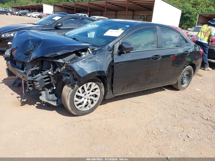 VIN 2T1BURHE0KC207062 2019 TOYOTA COROLLA LE