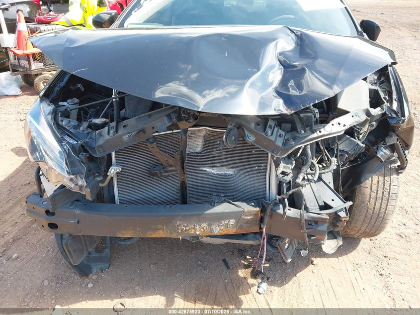 VIN 2T1BURHE0KC207062 2019 TOYOTA COROLLA LE