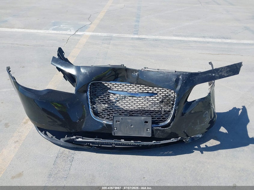 VIN 2C3CCAEGXJH194232 2018 CHRYSLER 300 LIMITED