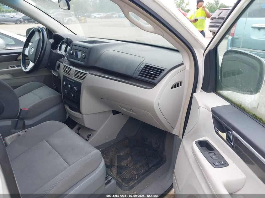 2V8HW34129R564097 2009 VOLKSWAGEN ROUTAN photo no. 5
