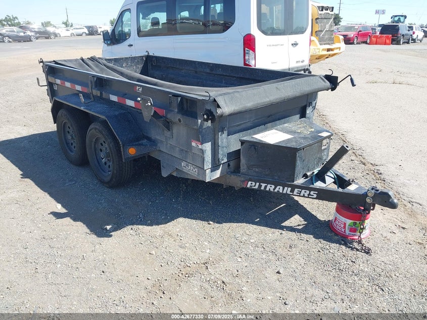 4P51D1429P1385028 2023 Pj Trailers Trailer auction photo 1