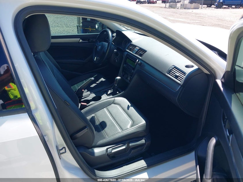 2014 Volkswagen Passat 1.8T Wolfsburg Edition