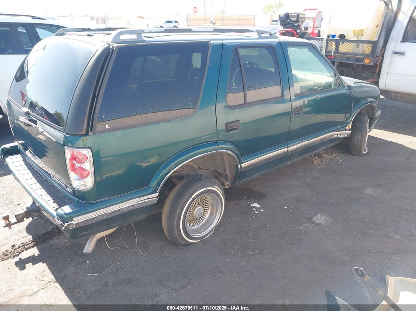 1GNCS13W8V2168906 1997 CHEVROLET BLAZER photo no. 4