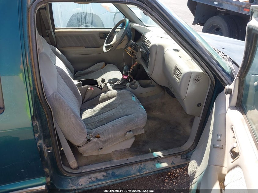 1GNCS13W8V2168906 1997 CHEVROLET BLAZER photo no. 5