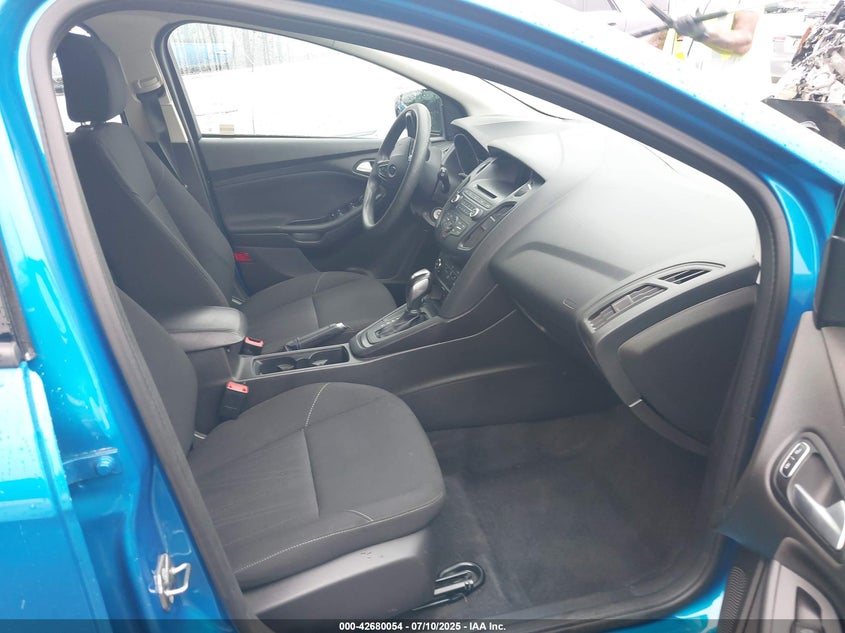 2015 FORD FOCUS SE - 1FADP3K22FL328790