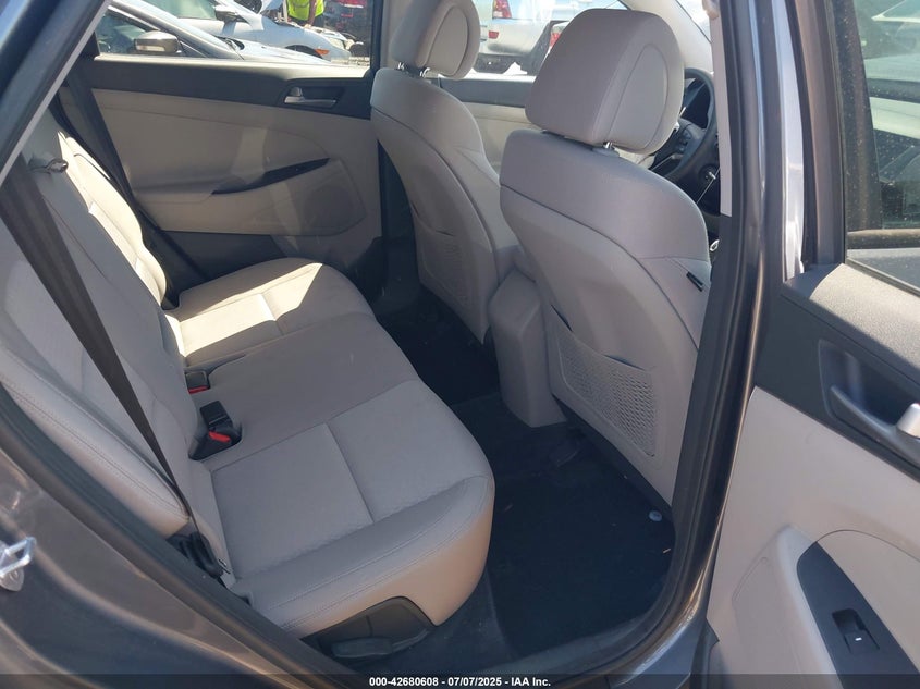 2016 HYUNDAI TUCSON SE - KM8J3CA41GU037118