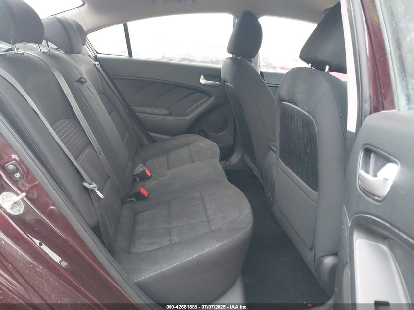 2017 KIA FORTE VIN: 3KPFL4A75HE147714
