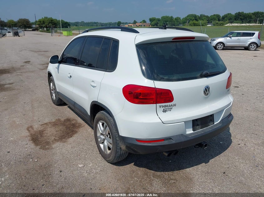 2017 VOLKSWAGEN TIGUAN 2.0T/2.0T S - WVGAV7AXXHK040124