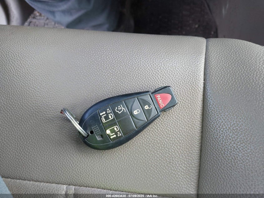 2015 CHRYSLER TOWN & COUNTRY VIN: 2C4RC1BG5FR595862