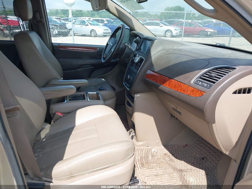 2015 CHRYSLER TOWN & COUNTRY VIN: 2C4RC1BG5FR595862