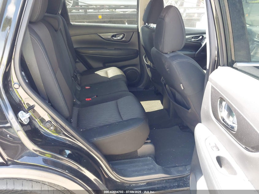 2017 NISSAN ROGUE SV - KNMAT2MT0HP501002