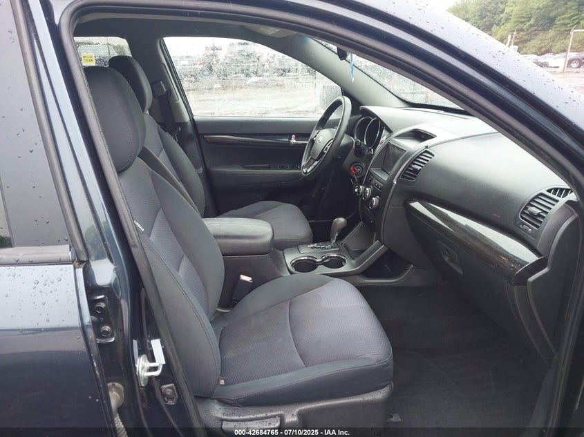 5XYKTCA60CG296320 2012 KIA SORENTO photo no. 5