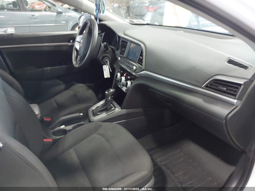VIN 5NPD84LF9KH463794 2019 HYUNDAI ELANTRA SEL