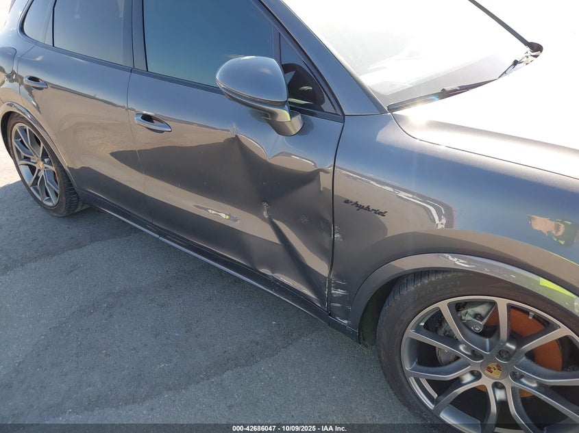 2022 Porsche Cayenne E-Hybrid Platinum Edition VIN: WP1AE2AY9NDA26195 Lot: 42686047