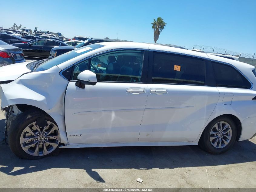 2021 Toyota Sienna Le VIN: 5TDKRKEC2MS035767 Lot: 42686473