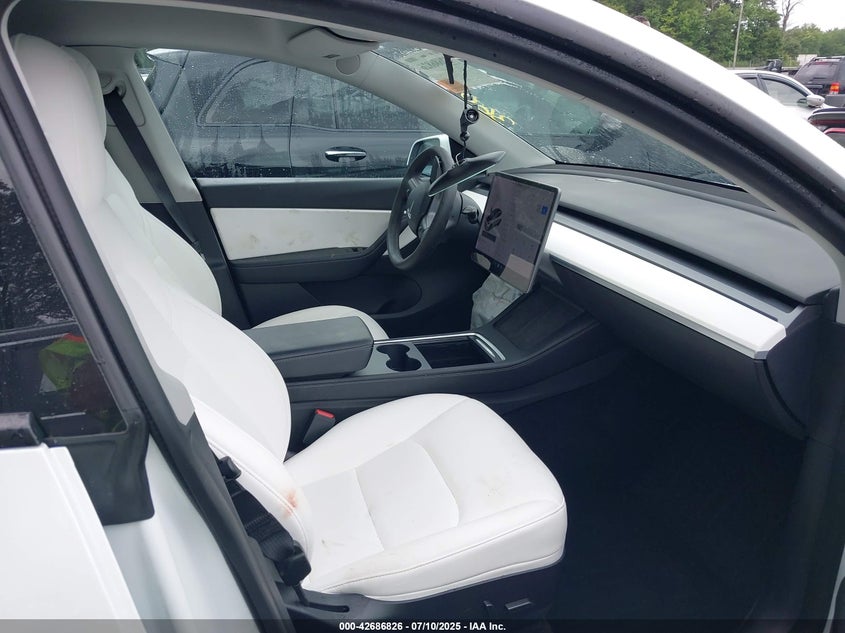 2021 Tesla Model y LONG RANGE DUAL MOTOR ALL-WHEEL DRIVE White Lot 111042686826 Vin 5YJYGDEE7MF304864