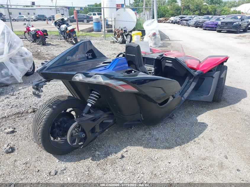2021 POLARIS SLINGSHOT(VIN: 57XAAPHD2M8142916