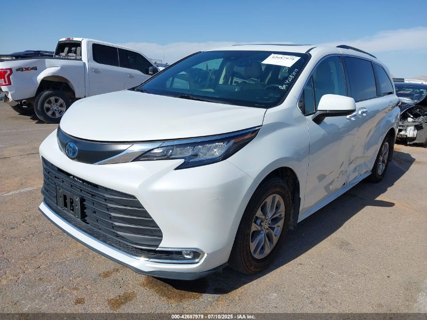 2022 Toyota Sienna - 5TDYRKEC4NS102235