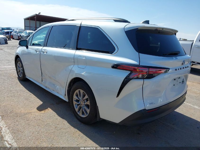 2022 Toyota Sienna - 5TDYRKEC4NS102235