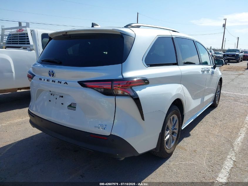 2022 Toyota Sienna - 5TDYRKEC4NS102235