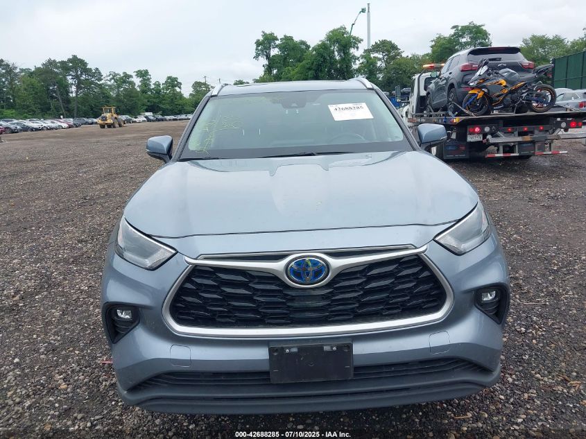2021 Toyota Highlander - 5TDGBRCH9MS035492