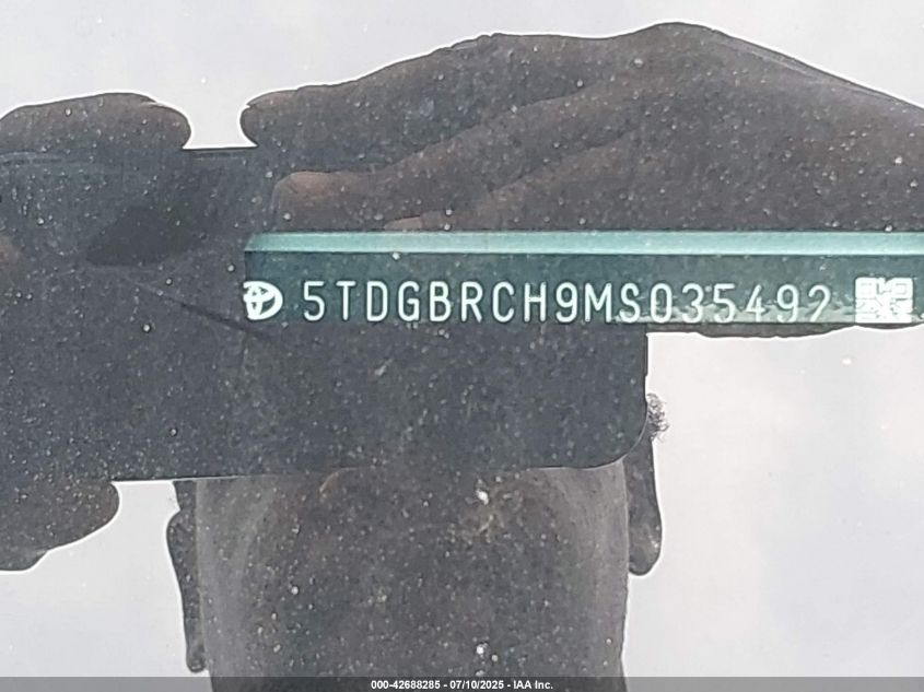 2021 Toyota Highlander - 5TDGBRCH9MS035492