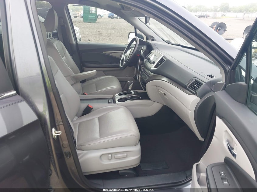 2017 HONDA RIDGELINE RTL - 5FPYK3F52HB032017