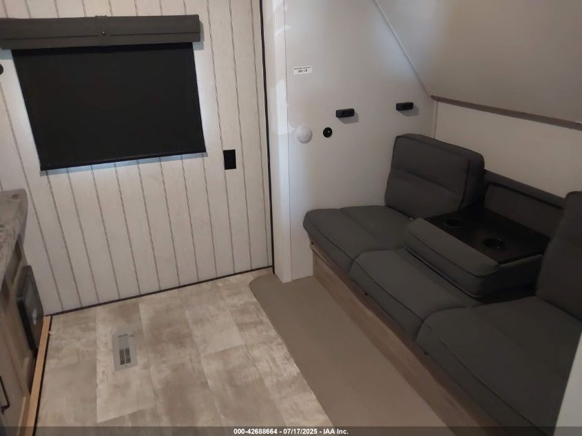 2024 Puma Palomino 35' Bumper Pull VIN: 4X4TPUH22RP102128 Lot: 42688664