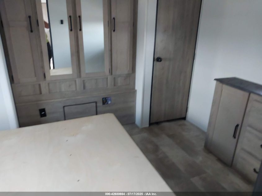 2024 Puma Palomino 35' Bumper Pull VIN: 4X4TPUH22RP102128 Lot: 42688664