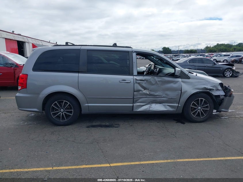 2016 Dodge Grand Caravan R/T VIN: 2C4RDGEG6GR235142 Lot: 42688905