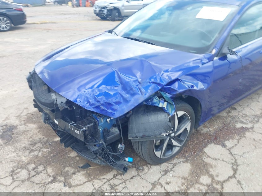 2023 HYUNDAI ELANTRA LIMITED - KMHLP4AG5PU504019