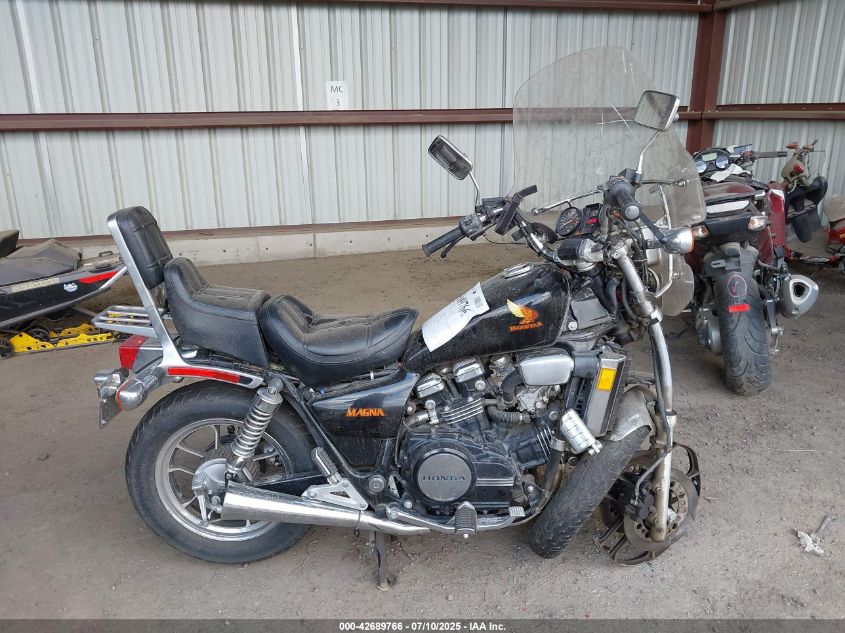 1984 Honda Vf700 C VIN: JH2RC2104EM003709 Lot: 42689766