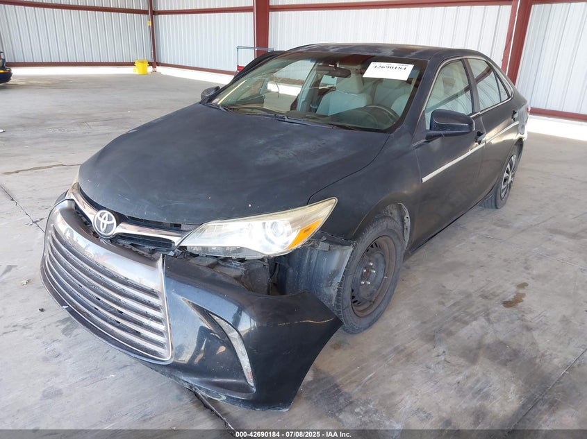 4T1BF1FK9FU075654 2015 TOYOTA CAMRY photo no. 2