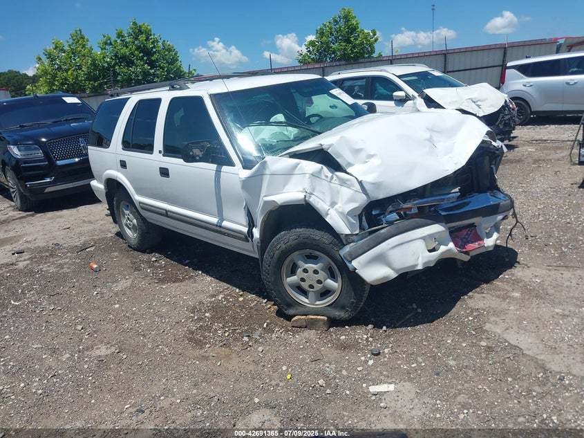 1GNDT13W512231147 2001 Chevrolet Blazer Ls auction photo 1