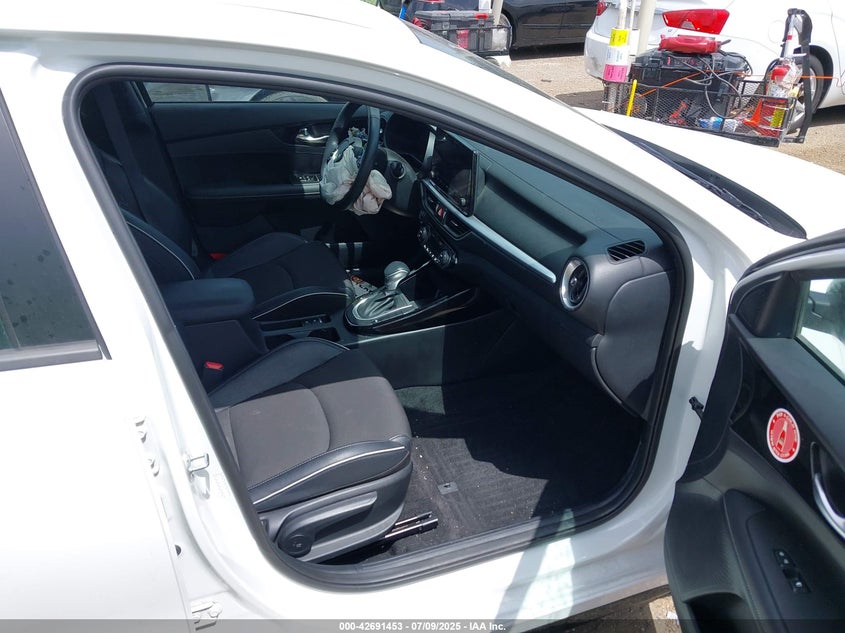 VIN 3KPF54AD4RE818601 2024 KIA FORTE GT-LINE