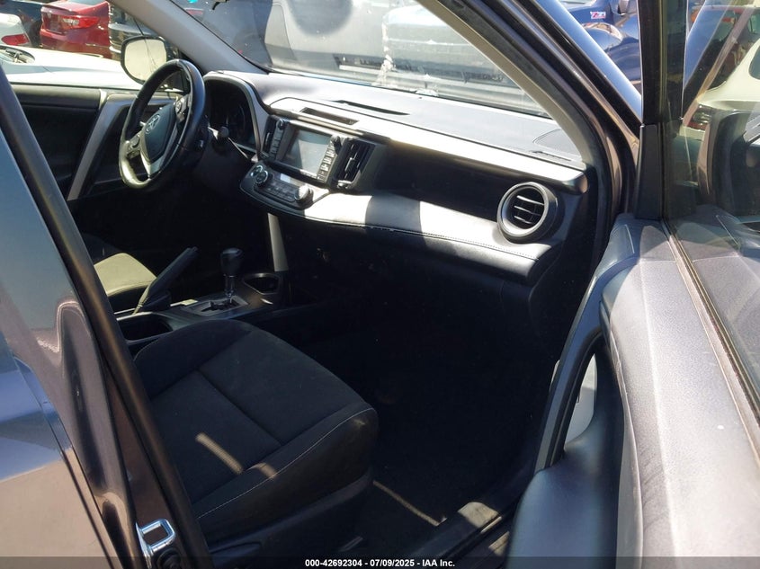 VIN JTMRFREV0HD212769 2017 TOYOTA RAV4 XLE