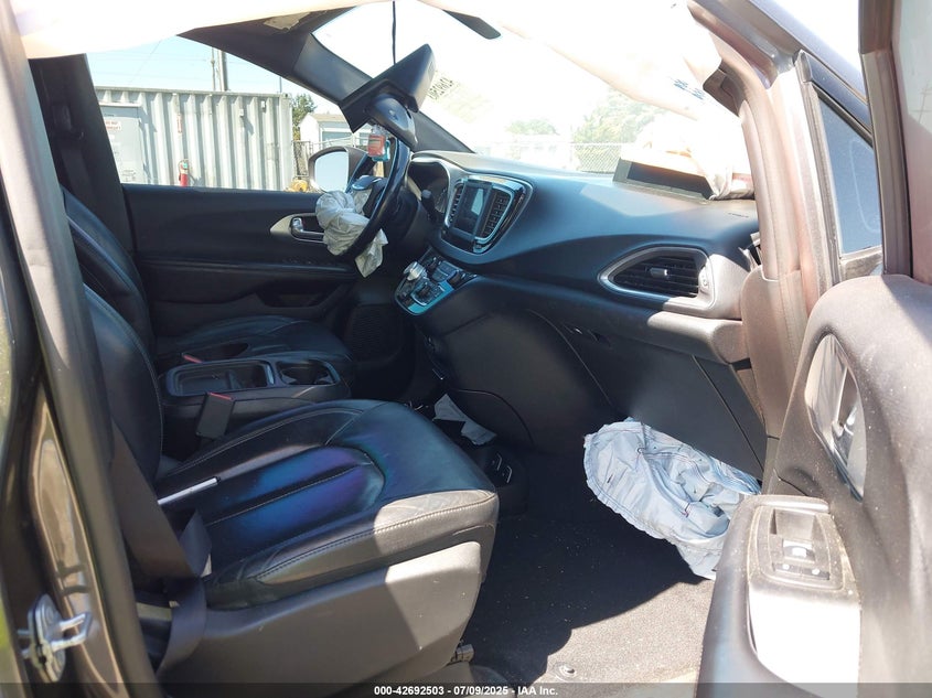 2019 CHRYSLER PACIFICA TOURING L - 2C4RC1BG3KR666485