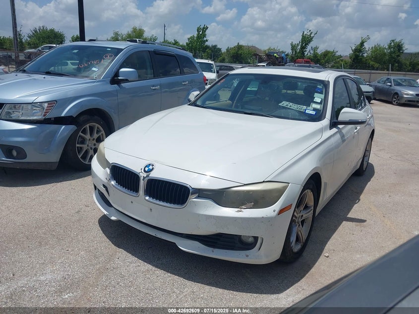 Vin: wba3a5g55dnp20778, lot: 43185733, bmw 328i 20132