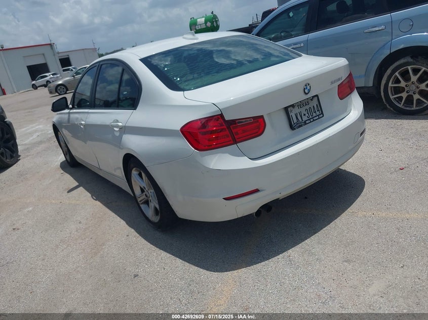 Vin: wba3a5g55dnp20778, lot: 43185733, bmw 328i 20133