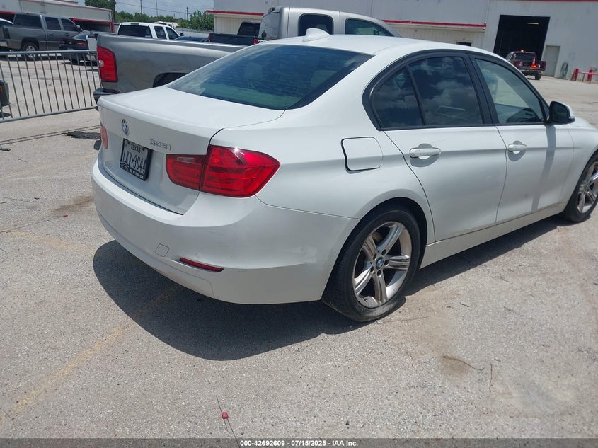 Vin: wba3a5g55dnp20778, lot: 43185733, bmw 328i 20134