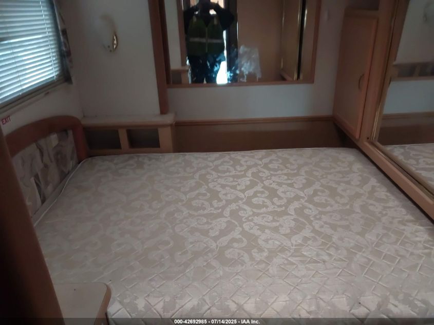 2002 Ford F550 Super Duty Stripped Chass VIN: 1FCNF53S820A02158 Lot: 42692985