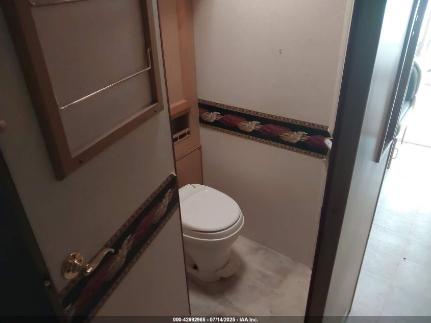 2002 Ford F550 Super Duty Stripped Chass VIN: 1FCNF53S820A02158 Lot: 42692985