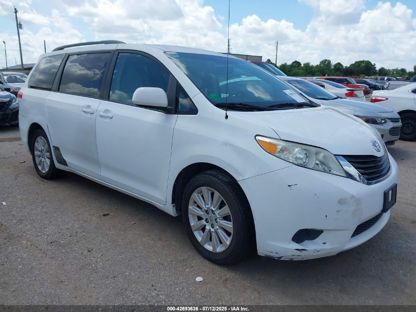 TOYOTA SIENNA LE