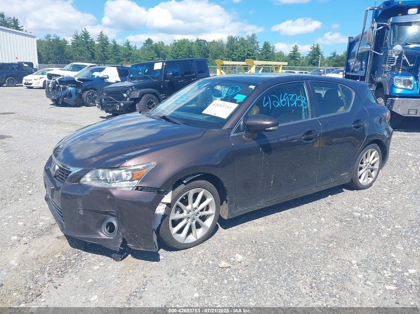 Vin: jthkd5bh0d2130981, lot: 43186899, lexus ct 200h 20132
