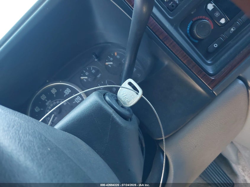 2003 Cadillac Escalade Standard VIN: 1GYEK63N73R207215 Lot: 42694320